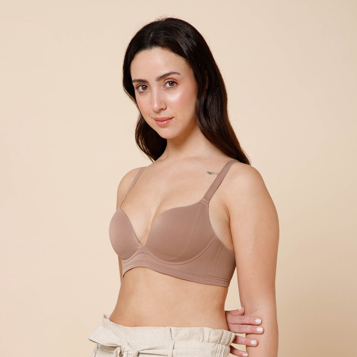 Seamless Push-Up Bra with Seamless Support & Aura Plunge Bra – Sculpted Comfort, Effortless Elegance