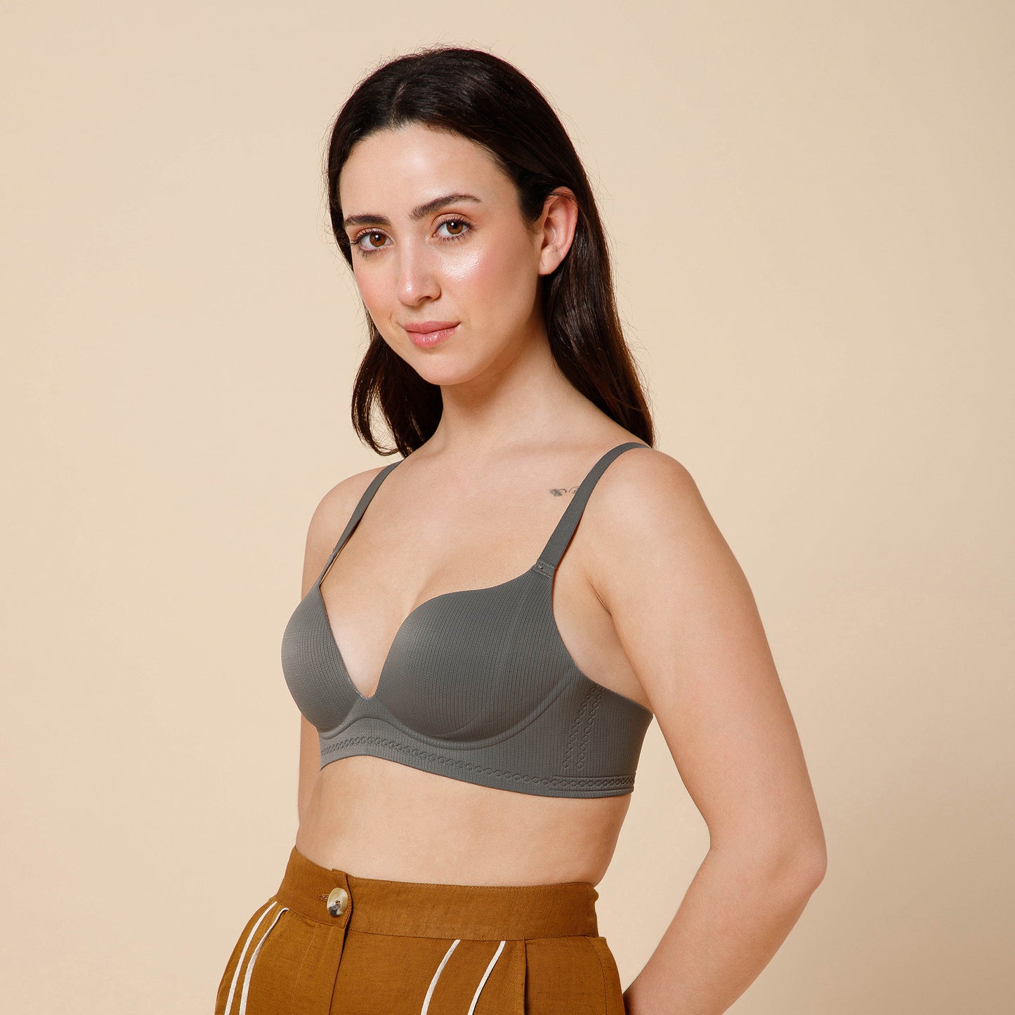 Seamless Push-Up Bra with Seamless Support & Aura Plunge Bra – Sculpted Comfort, Effortless Elegance