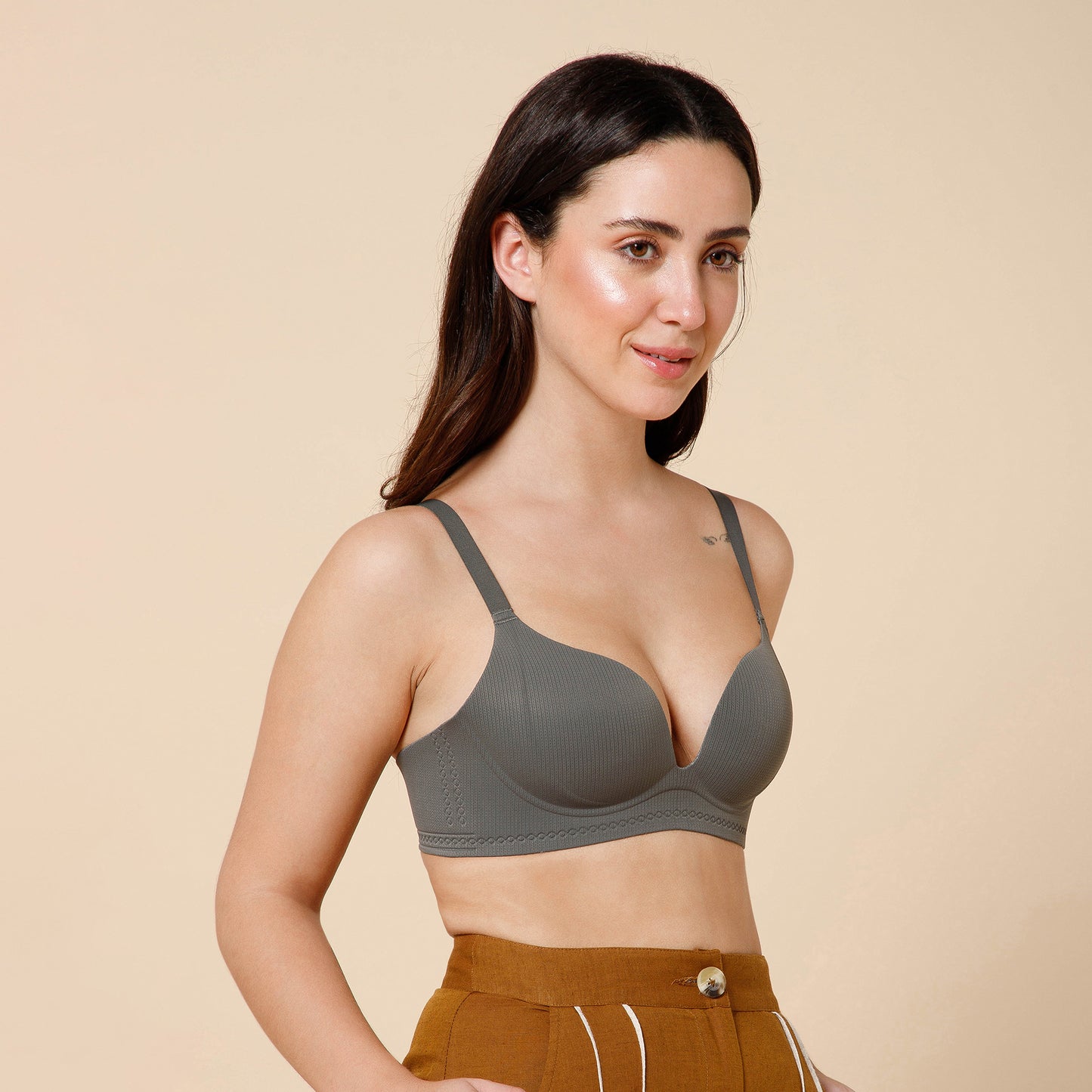 Seamless Push-Up Bra with Seamless Support & Aura Plunge Bra – Sculpted Comfort, Effortless Elegance