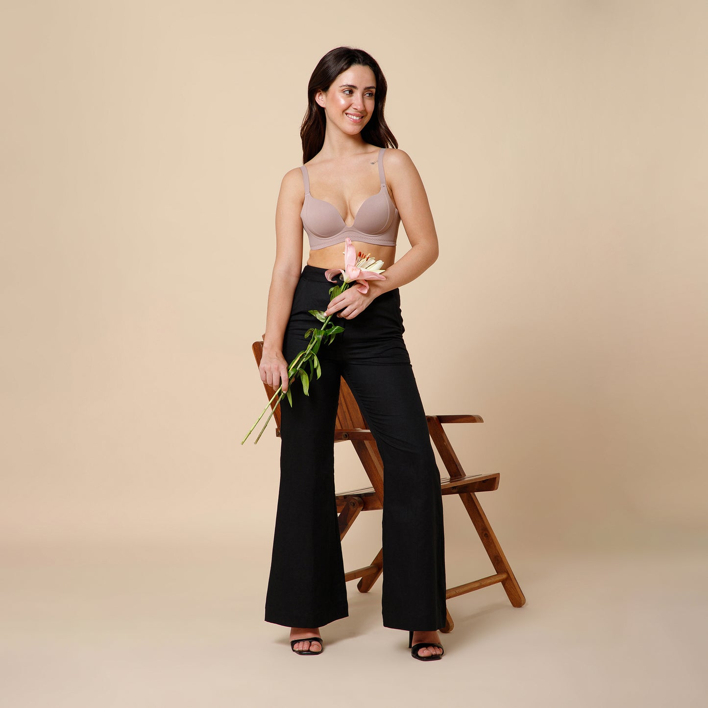 Seamless Push-Up Bra with Seamless Support & Aura Plunge Bra – Sculpted Comfort, Effortless Elegance